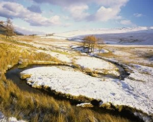 Images Dated 22nd March 2016: Snow covered Hills in winter near Keswick, Lake