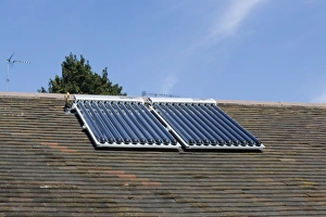 Images Dated 25th June 2007: Solar thermal panels with evacuated tubes on roof of Worcestershire House provide domestic hot