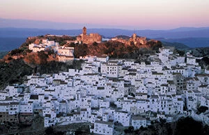 1 Gallery: Spain - The brilliant 'White Town' of Casares, Spain - The brilliant 'White Town' of Casares