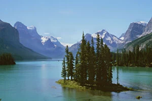 Landscapes Collection: Spirit Island - Summer. Maligne Lake, Jasper National Park, Alberta, Canada. S5428
