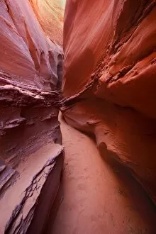 Spooky Canyon - a narrow passage - Navajo Sandstone walls
