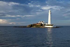 Images Dated 22nd August 2012: St Mary's Lighthouse - Whitley Bay