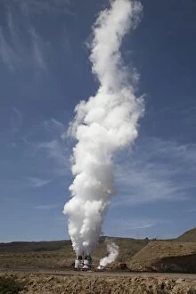 Images Dated 8th January 2011: Steam plumes rising from vents on geothermal development - Hells Gate Rift Valley - Kenya - East