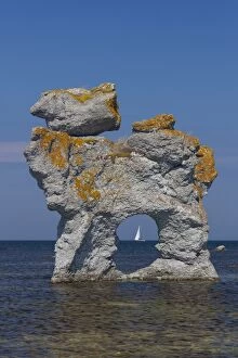 Stone column Gamle Hamn - Faroe island - Gotland, Sweden