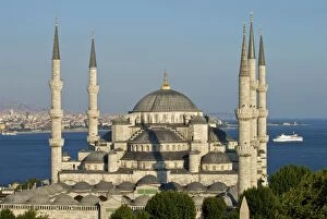 Images Dated 20th July 2008: Sultan Ahmed Mosque- Istanbul - Turkey