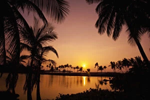 Hawaii Gallery: Sun setting on Anaeho'omalu Bay, Big Island