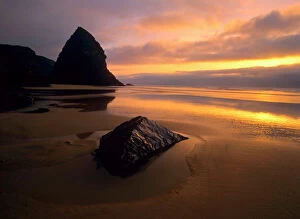 Images Dated 19th March 2008: Sunset - at beach of Bedruthan Steps at low tide