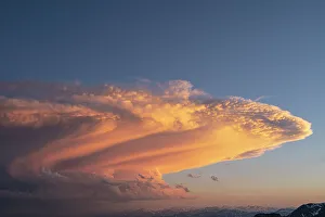 Alpine Collection: Sunset cloud over the Arapaho National Forest, Colorado Date: 14-06-2021