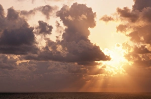Images Dated 11th May 2007: Sunset - with clouds over Sea. Cornwall, UK