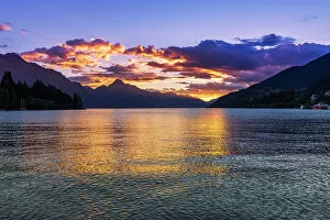 Southern Collection: Sunset over Lake Wakatipu from Queenstown, Otago, South Island, New Zealand Date: 01-07-2021