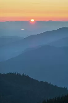 Images Dated 21st April 2022: Sunset from Skyline Divide. Mount Baker Wilderness, North Cascades