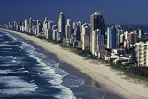 Images Dated 22nd February 2006: Surfers Paradise - aerial. Queensland, Australia MJE02030