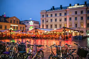 Western Prints: Sweden, Linkoping, cafes and bars on Stora target square, dusk Date: 18-05-2019