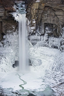 Images Dated 20th January 2008: Taughannock Falls Frozen - Taughannock Falls State Park - New York USA