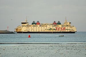 Images Dated 10th June 2008: Texel Ferry - landing at island of Texel, from Den Helden, Holland