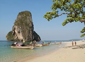 Images Dated 1st February 2010: Thailand - Long-tail boats at the sandy Phranang