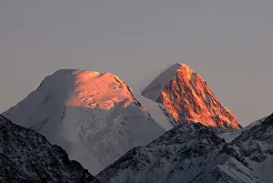 Images Dated 30th September 2007: Tienschan mountain with Khan Tengri peak, Kazakhstan