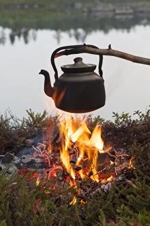 Boiling Gallery: Tin kettle Tin Kettle on camp fire Sweden