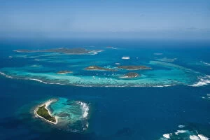 Images Dated 13th July 2011: Tobago Cays and Mayreau Island, St. Vincent