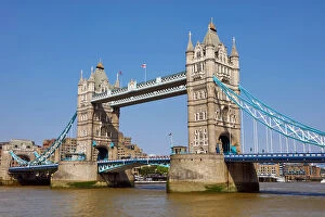 Bascule Gallery: Tower Bridge on the River Thames, London