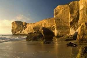 Images Dated 26th January 2008: Tunnel Beach - sculpted cliffs seen from Tunnel Beach right after sunrise