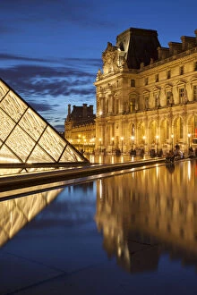 Flag Gallery: Twilight in the courtyard of Musee du Louvre