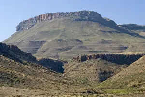 Typical Karoo scenery, showing the dolerite sills responsible for the characteristic flat-topped mountains. Karoo National Park, Western Cape, South Africa