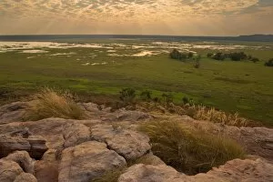 Images Dated 27th June 2008: Ubirr view - breathtaking view from Ubirr rock towards the Nardab floodplain