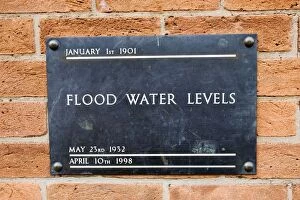 Images Dated 5th January 2007: UK - Brass plate displaying high flood levels on wall of house in Stratford upon Avon