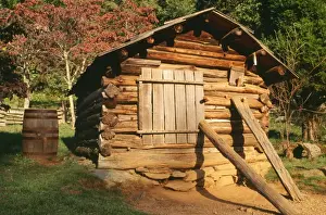 Coop Prints: USA - Chickencoop Old Carter Farm on Blue Ridge Parkway, Virginia, USA