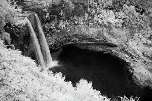 Images Dated 8th May 2021: USA, Hawaii, Kauai, Infrared Island of Wailua Falls Kauai, HI, Date: 05-02-2011