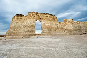 Landmark Prints: USA, Kansas, Oakley. Monument Rocks Date: 10-10-2021