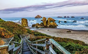 Oceanfront Prints: USA, Oregon, Bandon, Beach Date: 05-06-2018