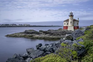 Lighthouse Collection: Usa, Oregon, Bandon. Coquille River Lighthouse Date: 01-08-2021