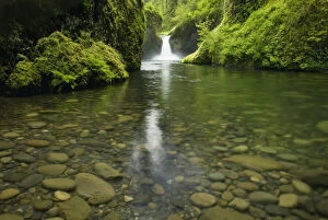 USA, Oregon, Punchbowl Falls, Eagle Creek