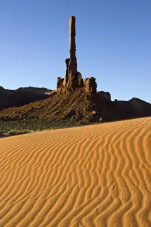 USA - The Totem Pole in the southeastern part of the Monument Valley. Monument Valley Navajo Tribal Park, Navajo Nation, Arizona/Utah, USA