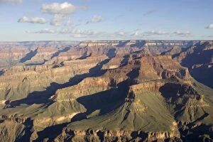 Images Dated 8th April 2005: USA - View of the Grand Canyon from Hermit Road (West Rim Drive) at the South Rim