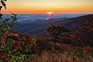 Images Dated 21st June 2021: USA, Virginia, Shenandoah National Park, Sunrise along Skyline Drive in the Fall Date: 17-10-2020