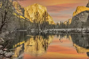 Yosemite Collection: Valley View, Yosemite, California. Date: 08-02-2022