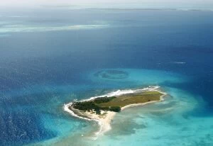 Images Dated 22nd February 2006: Venezuela - aerial of an island - Los Roques National Park
