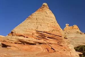 Images Dated 30th April 2009: Vermillion Cliffs - White Pocket - carved rock made of jurrasic-age Navajo Sandstone that is