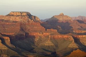 Images Dated 9th April 2005: View of the eastern Grand Canyon from Mather Point