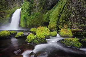 Wahclella Falls along Tanner Creek, Columbia River Gorge, Oregon Date: 18-06-2013