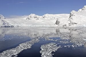 WAT-13564 Lemaire channel - Antarctic Peninsula