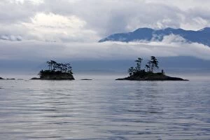 WAT-16237 Canada - Islands in British Colombia North East of Vancouver Island opposite Telegraph Cove near to MacNeil