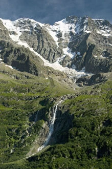 Bernese Gallery: Waterfall and Mittaghorn, upper Lauterbrunnen
