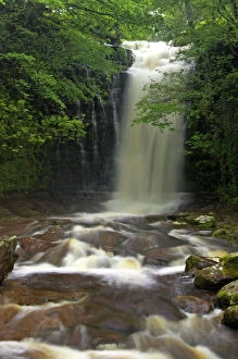Images Dated 24th September 2005: Waterfall on River Usk Brecon Beacons NP, Wales LA000419