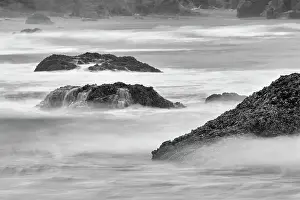 Waves Prints: Waves crashing on rocks, Bandon Beach, Oregon Date: 25-12-2006