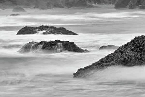 Waves Gallery: Waves crashing on rocks, Bandon Beach, Oregon