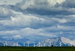 Images Dated 13th July 2010: Windmills at Pincher Creek, Alberta, with the Rockies